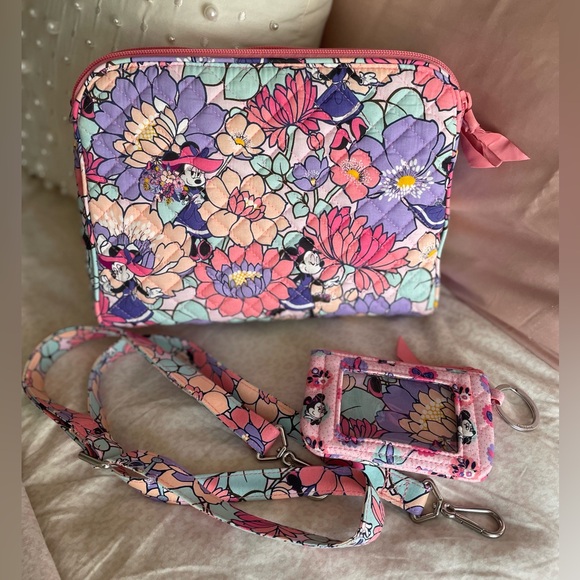 Vera Bradley X Disney Flower & Garden Minnie’s Garden Party Crossbody & Zip ID - Picture 5 of 6